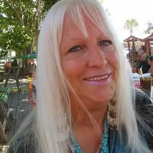 Meet your Posher, Debra